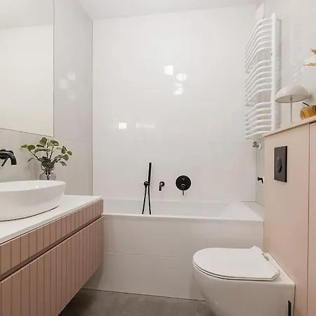 Superapart Klobucka Apt345 - Parking, Blisko Lotniska 公寓